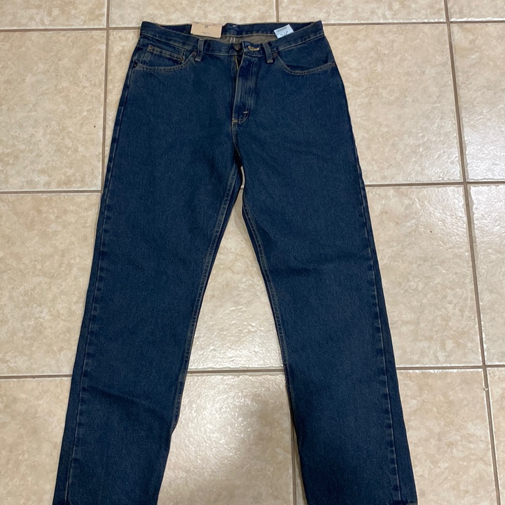 New relax Magellan relax mens blue jeans.